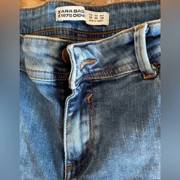 Zara Blue Skinny Jeans with Red Floral Embroidery - Picture 5 of 5